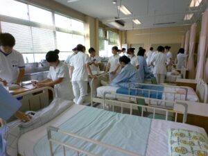看護科１年・３年合同演習